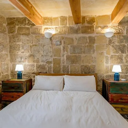 Ir-remissa - Historic In Old Town