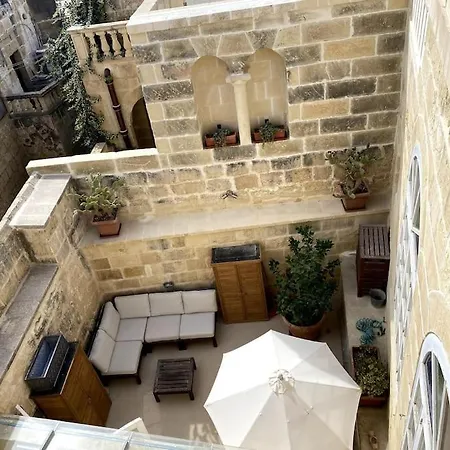 Ir-remissa - Historic In Old Town