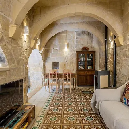 Ir-remissa - Historic In Old Town *