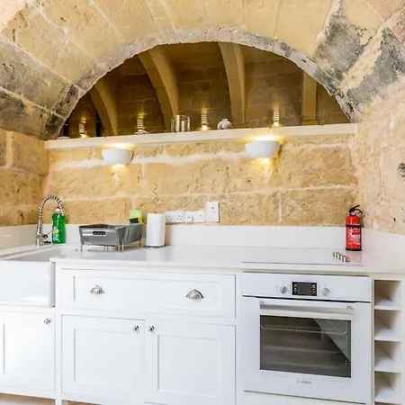 Ir-remissa - Historic In Old Town