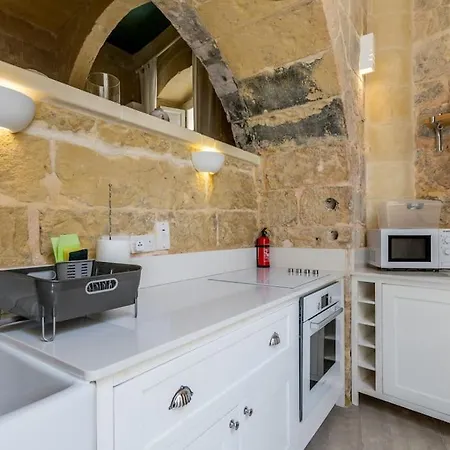 Ir-remissa - Historic In Old Town * Victoria