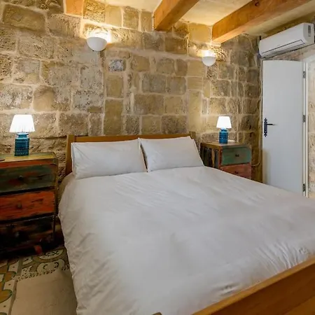 Ir-remissa - Historic In Old Town * Victoria