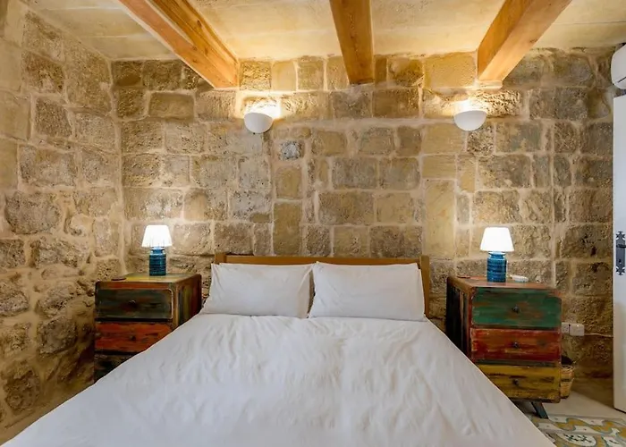 Ir-remissa - Historic In Old Town