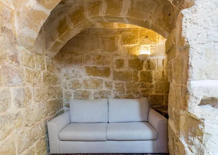 Ir-remissa - Historic In Old Town Victoria